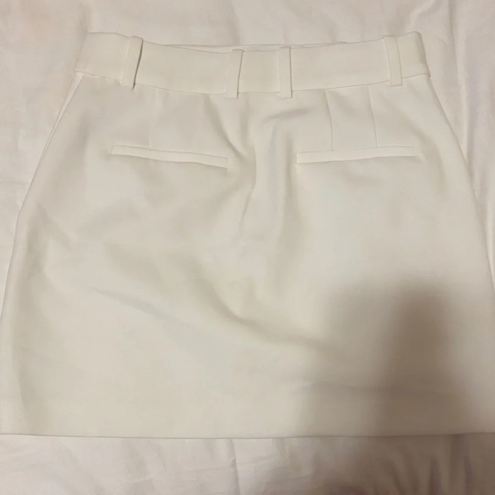 Babaton White Skirt - Picture 2 of 3